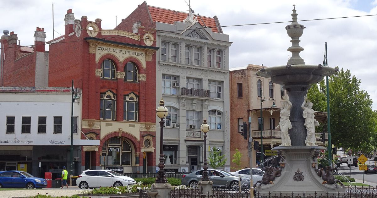 Bendigo - By Michael Coghlan from Adelaide, Australia - Bendigo CBD, CC BY-SA 2.0, https://commons.wikimedia.org/w/index.php?curid=91726175